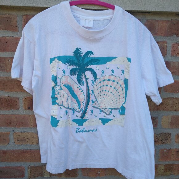 Vintage 90s Bahamas Souvenir T Shirt Single Stitch Small/Medium - Picture 2 of 5